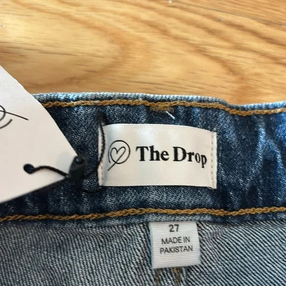Women’s NEW w tags on… The Drop” Mari Long relaxed denim short. - Picture 4 of 6